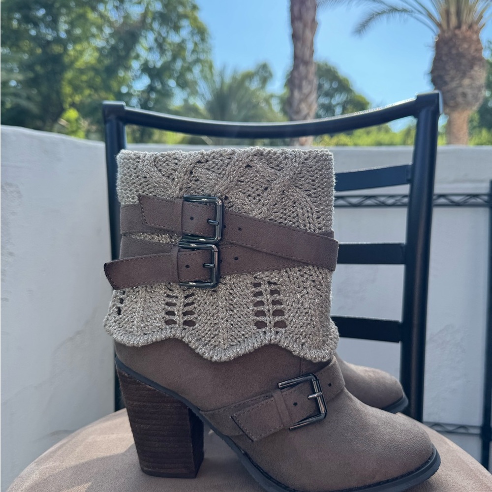 VENUS Brown Heeled Boots with Knit Cuff